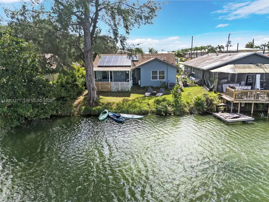 1020 SW 8th St, Hallandale Beach, FL 33009 - #2