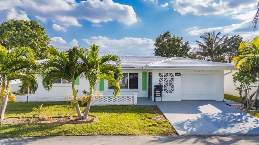 6810 NW 74th Pl, Tamarac, FL 33321 - #2