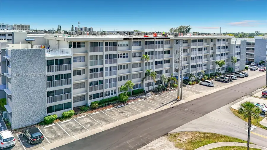 330 SE 2nd St #305E, Hallandale Beach, FL 33009 - #3
