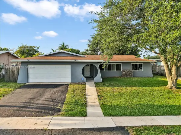 9511 NW 8th St, Pembroke Pines, FL 33024