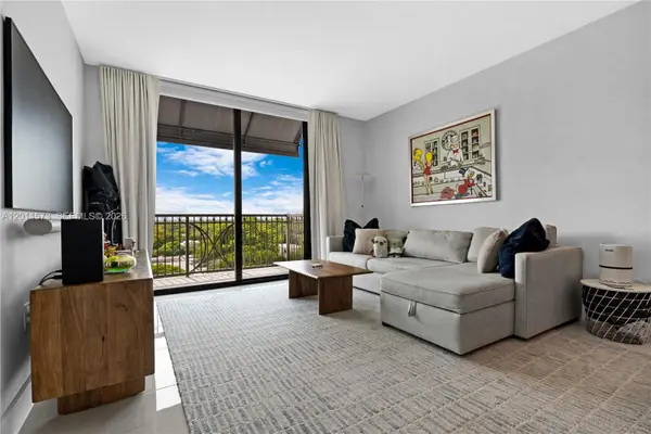 301 Altara Ave #823, Coral Gables, FL 33146