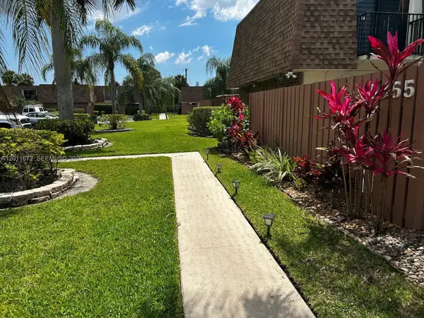 5455 NW 59th Pl, Tamarac, FL 33319