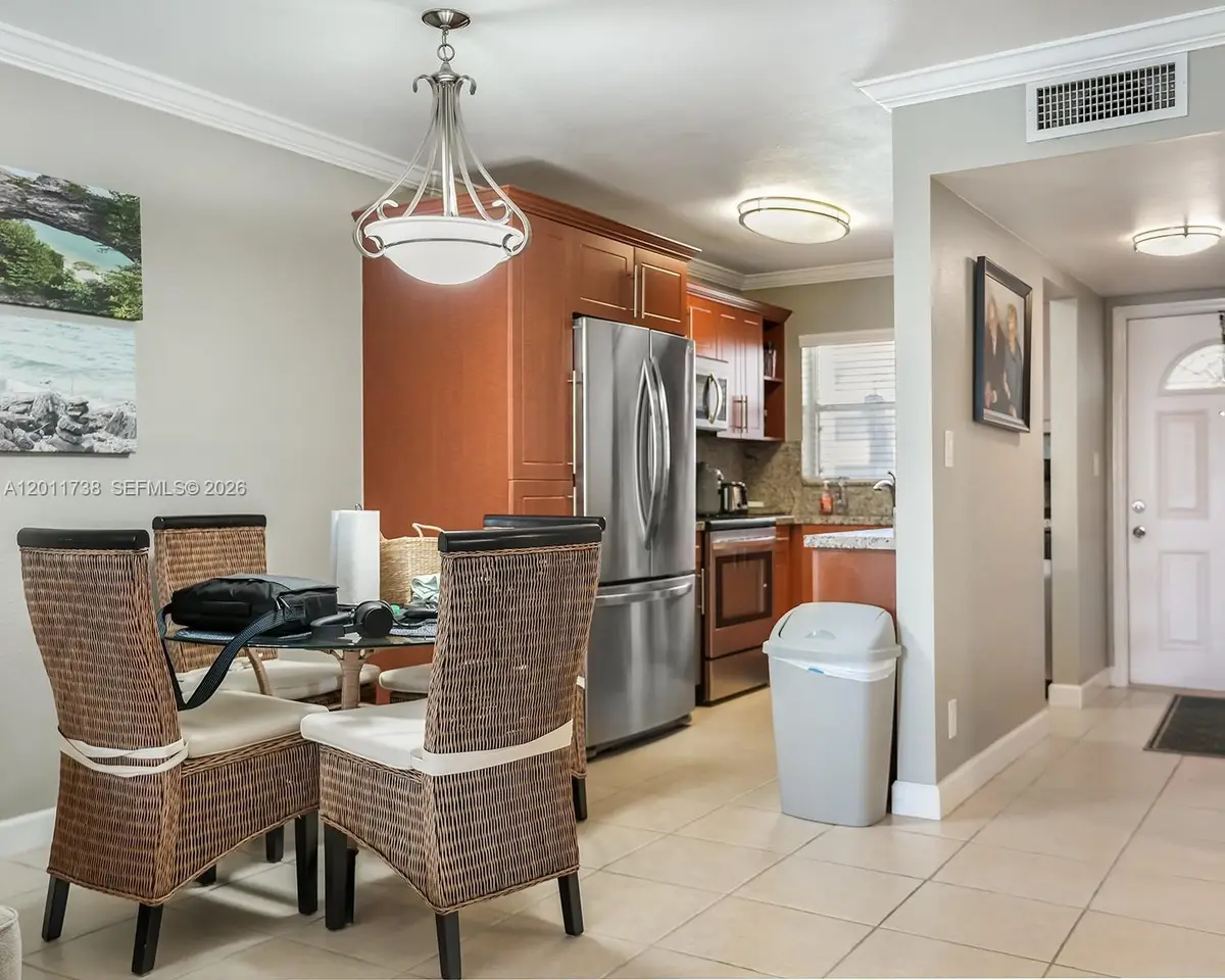 2900 W Sunrise Lakes Dr #101, Sunrise, FL 33322 - #1
