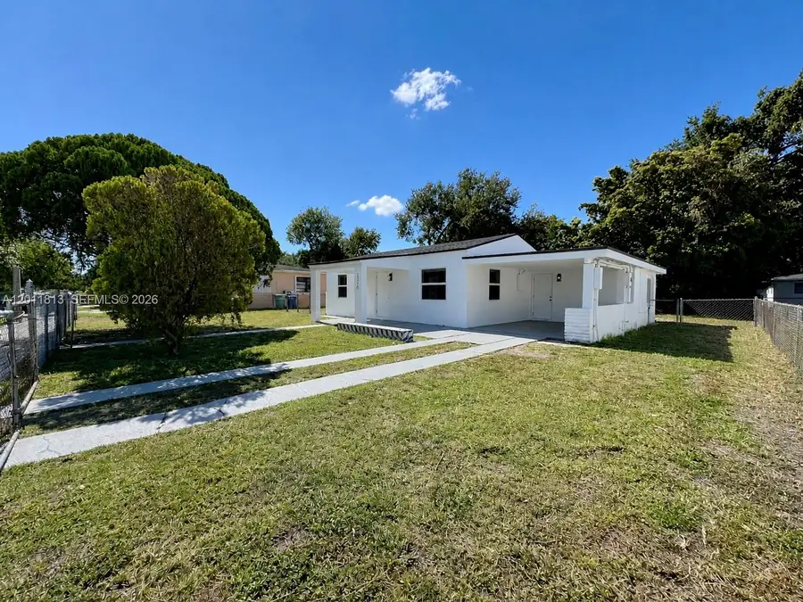 2370 NW 96th St, Miami, FL 33147 - #2