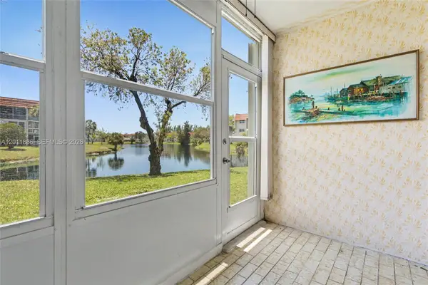 2831 E Sunrise Lakes Dr #105, Sunrise, FL 33322