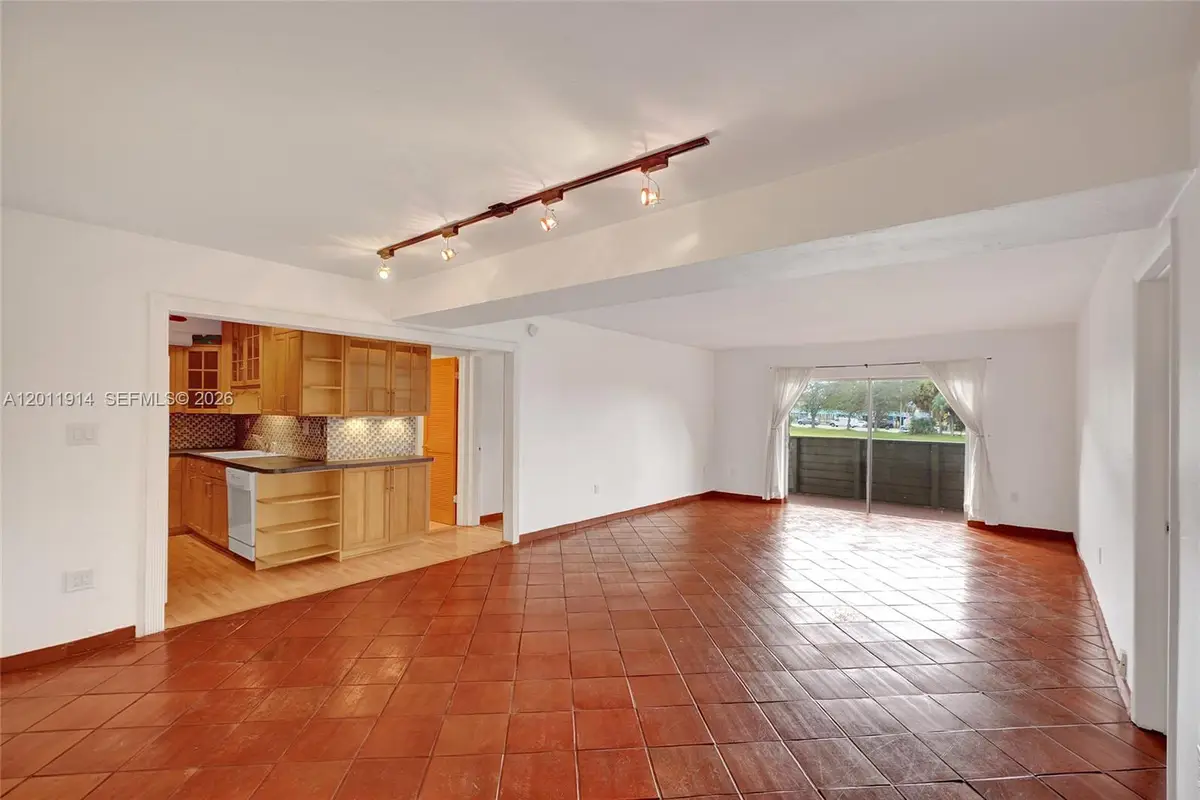 8335 SW 72nd Ave #205D, Miami, FL 33143 - #1