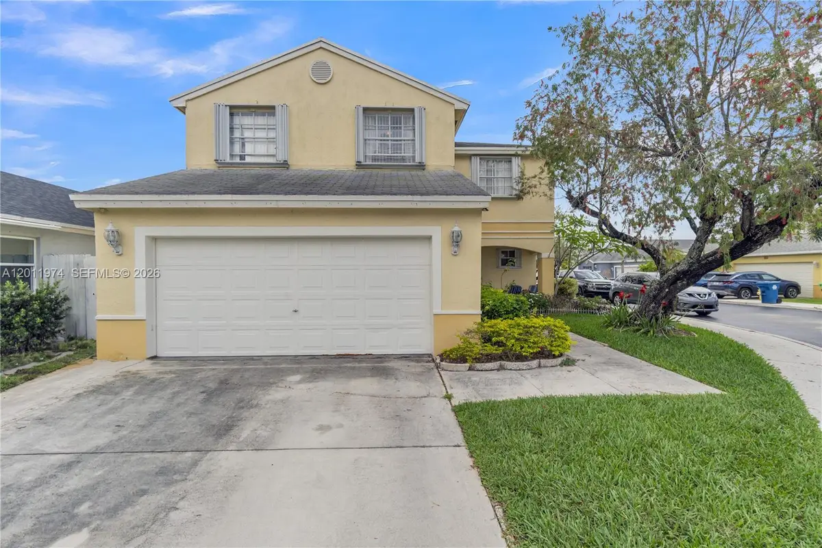 375 W Riverbend Dr, Sunrise, FL 33326 - #1