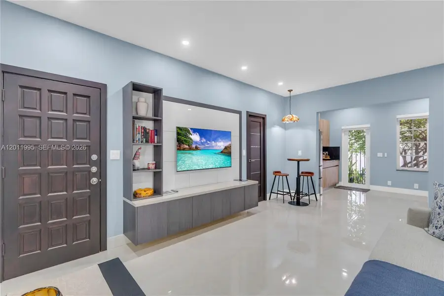 1569 Euclid Ave #7, Miami Beach, FL 33139 - #3