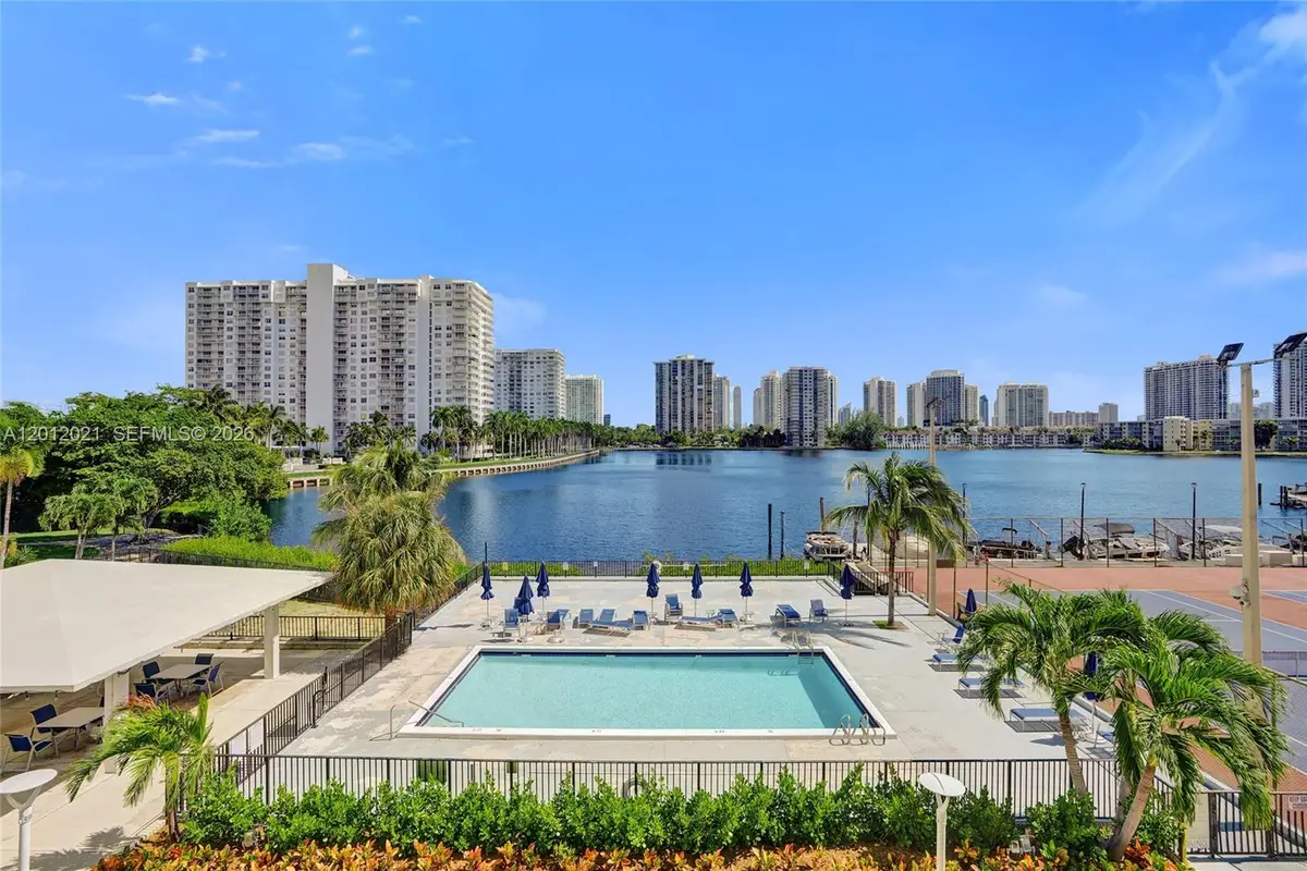 2750 NE 183rd St #2412, Aventura, FL 33160 - #1