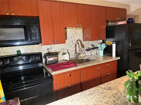 2305 NE 135th Ter, North Miami Beach, FL 33181