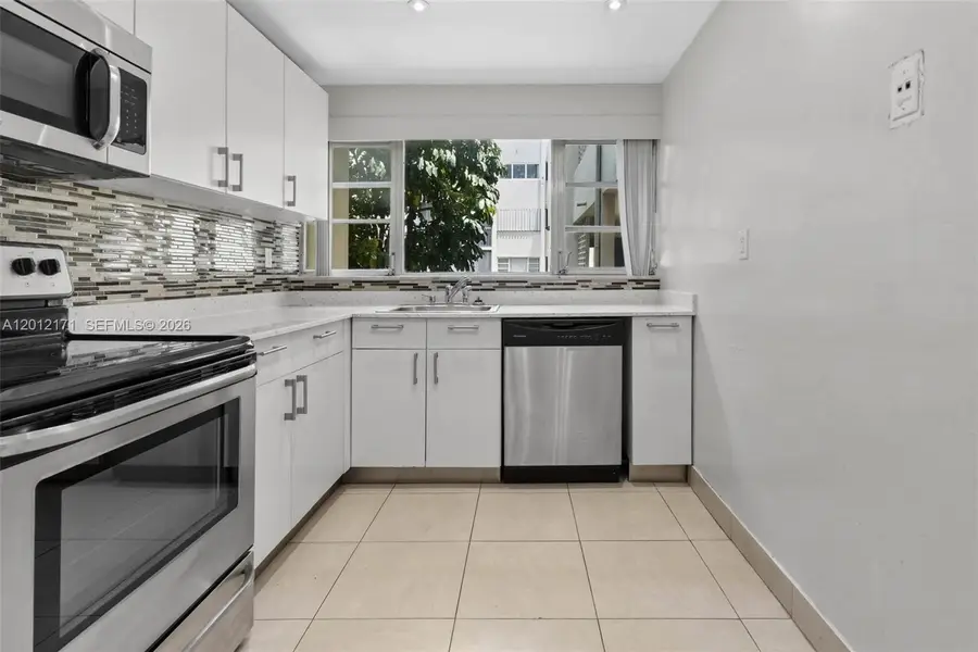 950 NE 199th St #2H, Miami, FL 33179 - #2