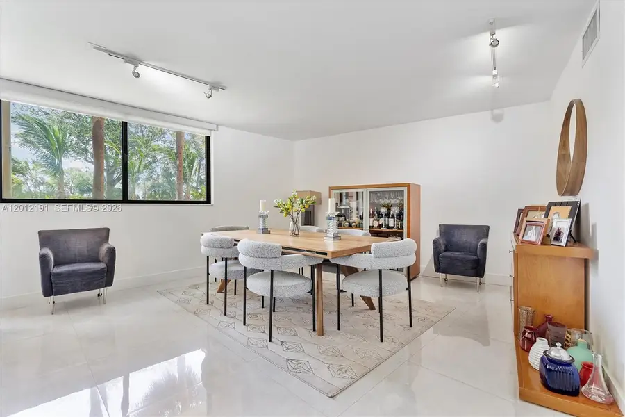 20341 W Country Club Dr #TH-11, Aventura, FL 33180 - #2