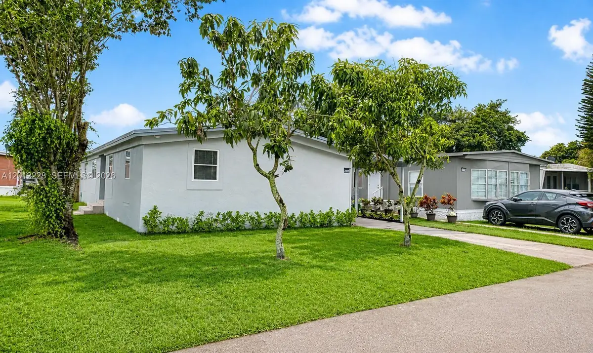 21610 NW 7th Ct, Pembroke Pines, FL 33029 - #1