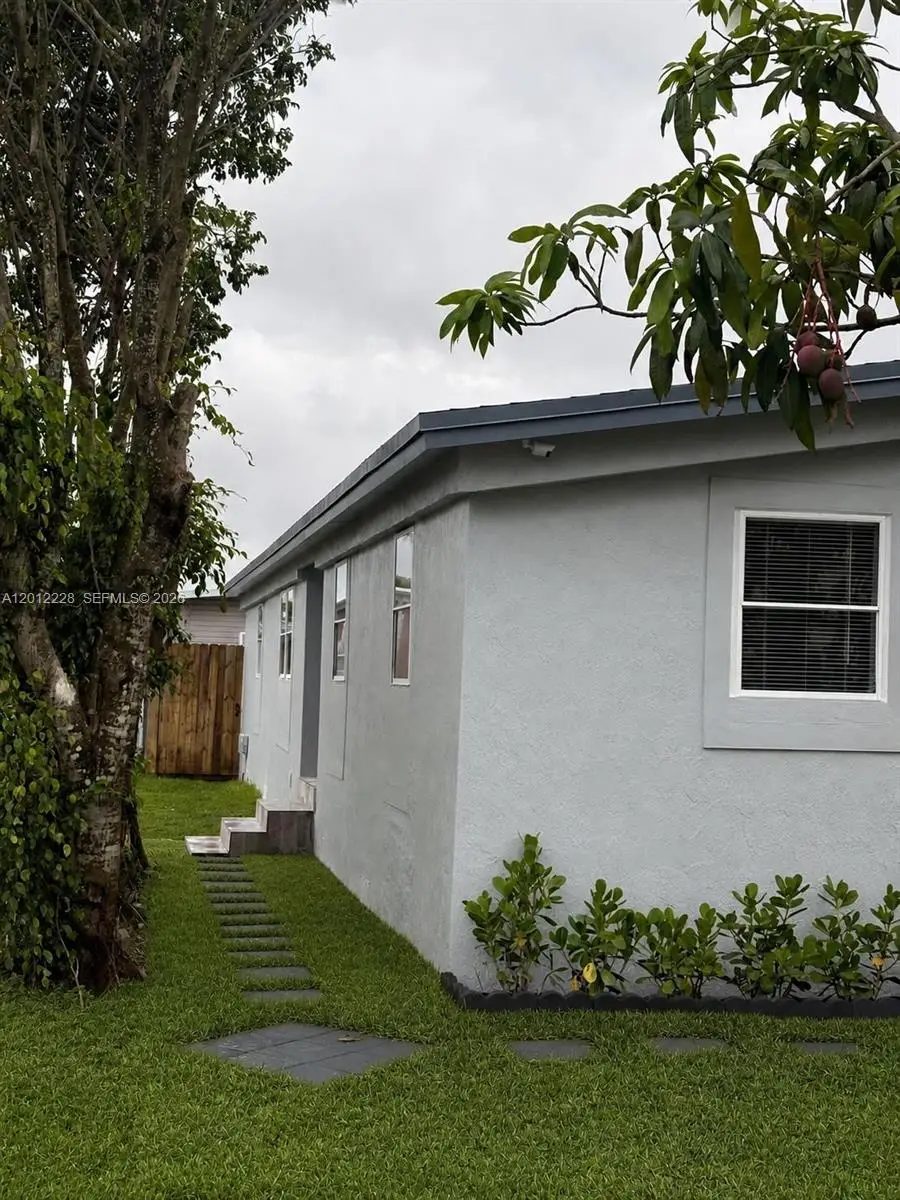 21610 NW 7th Ct, Pembroke Pines, FL 33029 - #3