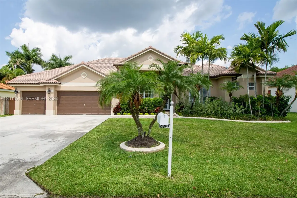 2910 Fairways Dr, Homestead, FL 33035 - #1