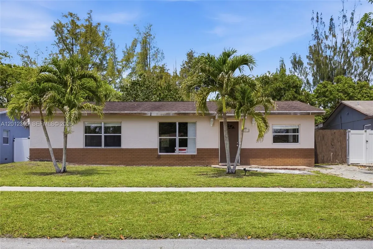 7811 SW 9th St, North Lauderdale, FL 33068 - #1