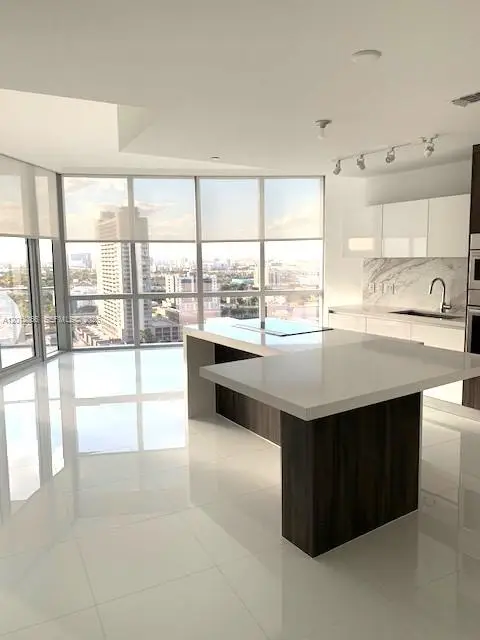 851 NE 1st Ave #2110, Miami, FL 33132