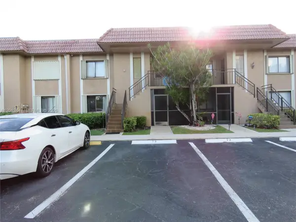 205 Lakeview Dr #102, Weston, FL 33326