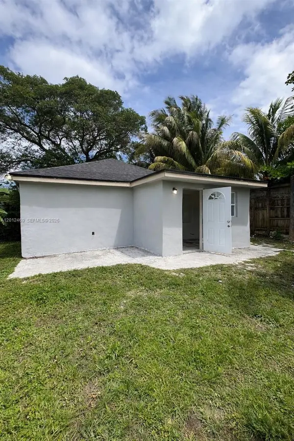 1861 NW 112th St, Miami, FL 33167