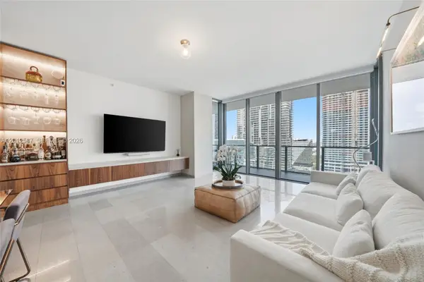68 SE 6th St #1904, Miami, FL 33131