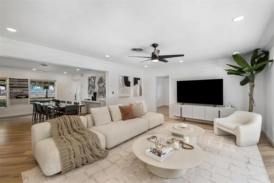6750 White Oak Dr, Miami Lakes, FL 33014 - #3