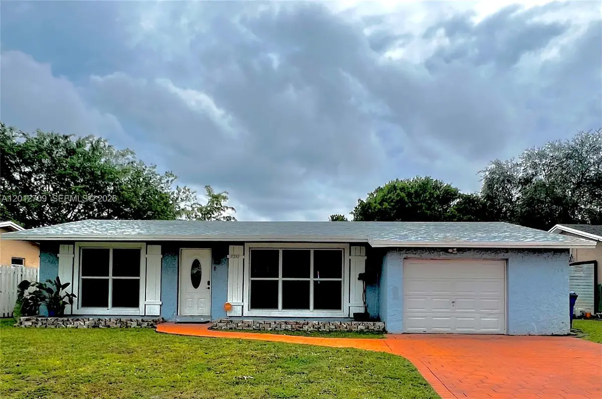 8350 NW 27th Pl, Sunrise, FL 33322 - #1