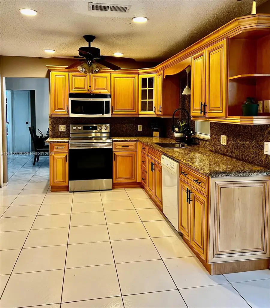 8350 NW 27th Pl, Sunrise, FL 33322 - #2