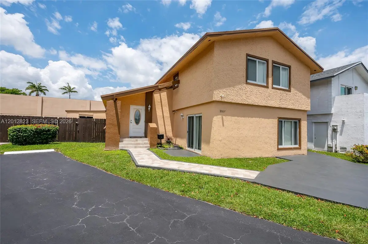 1007 NW 106th Ave Cir, Miami, FL 33172 - #1
