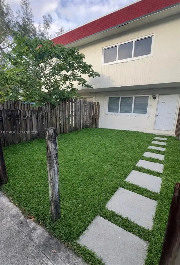 1560 NE 151st St #102, Miami, FL 33162