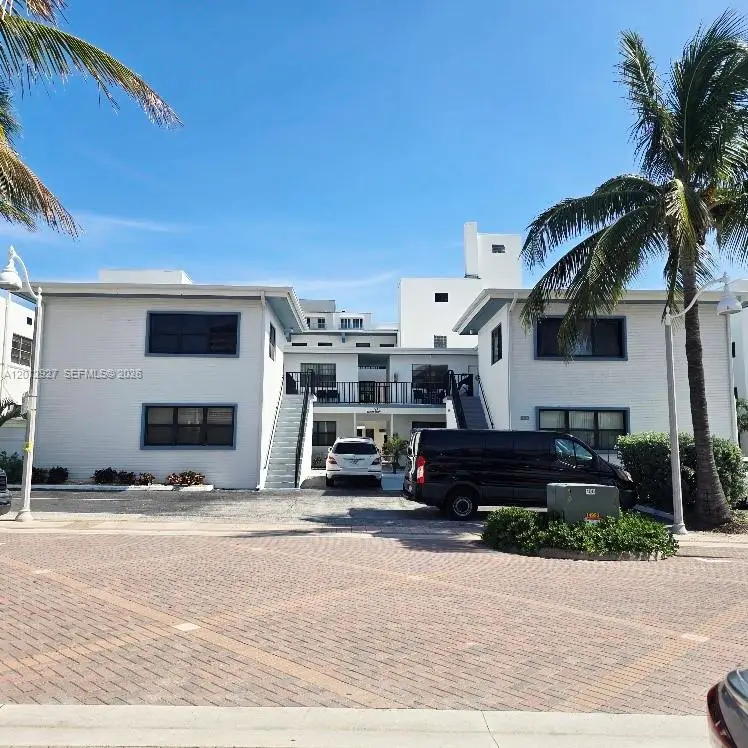 322 Harding St #B101, Hollywood, FL 33019 - #1