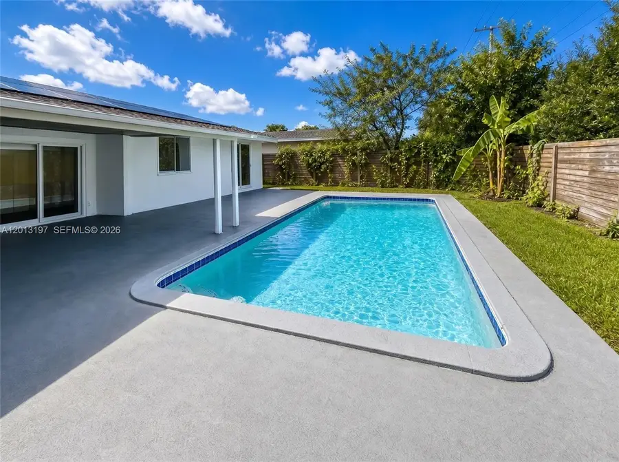 21335 NE 19th Ct, Miami, FL 33179 - #2
