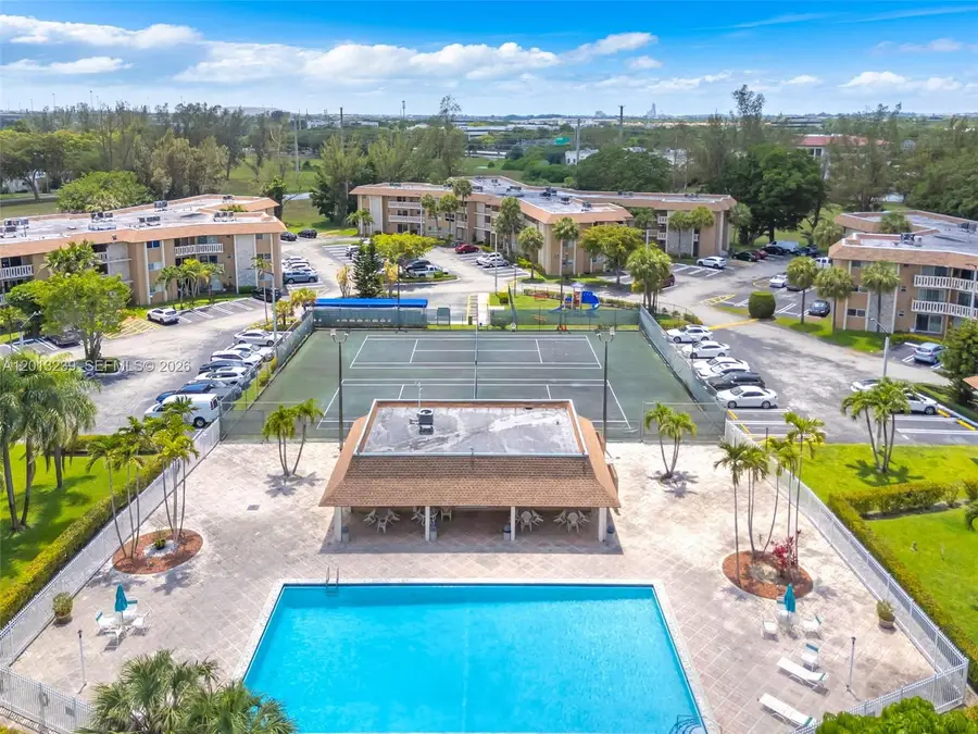 7400 Miami Lakes Dr #D205, Miami Lakes, FL 33014 - #3