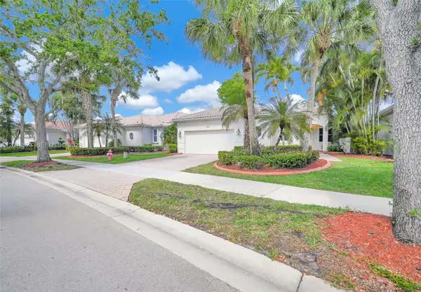 2553 Bay Pointe Drive, Weston, FL 33327