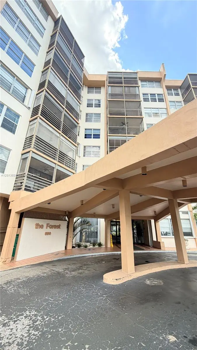900 Saint Charles Pl #520, Pembroke Pines, FL 33026 - #1