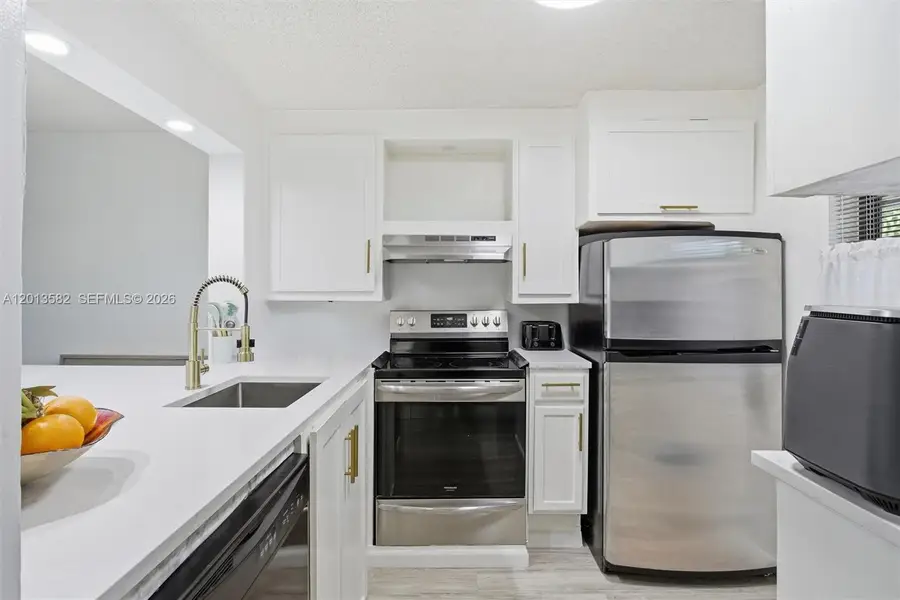 5501 Lakeside Dr #204, Margate, FL 33063 - #3