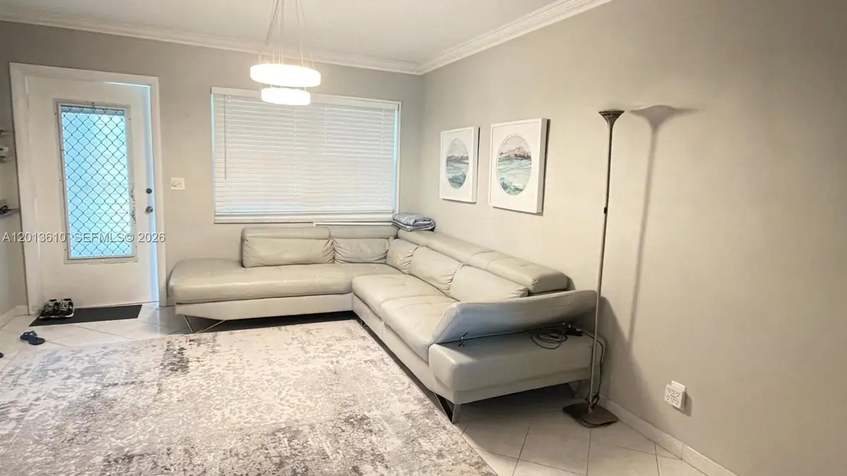 580 Egret Dr #211, Hallandale Beach, FL 33009 - #1