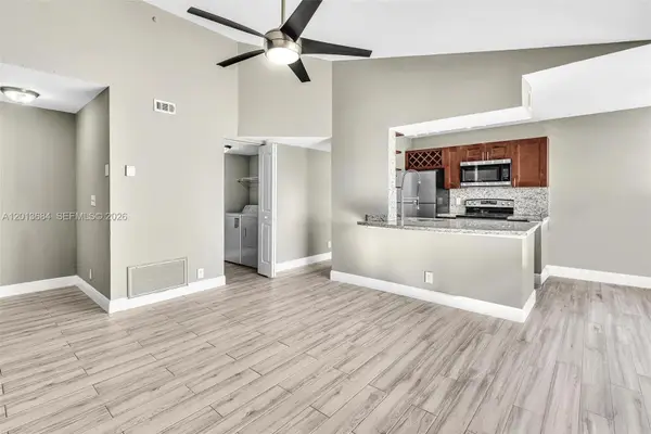5686 Rock Island Rd #127, Tamarac, FL 33319