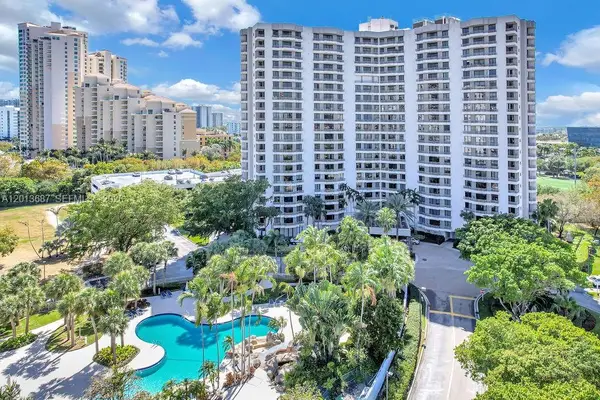 3300 NE 191st St #LP03, Aventura, FL 33180