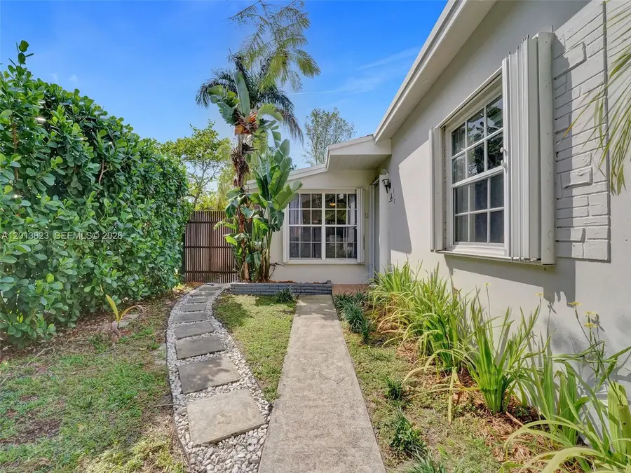 918 NE 4th Court, Hallandale Beach, FL 33009 - #2