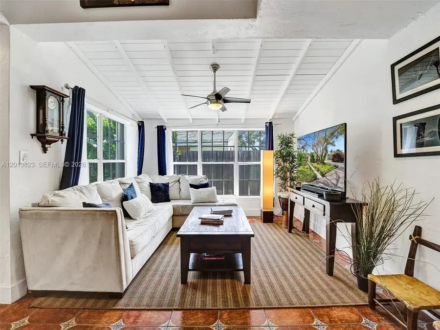 918 NE 4th Court, Hallandale Beach, FL 33009 - #3