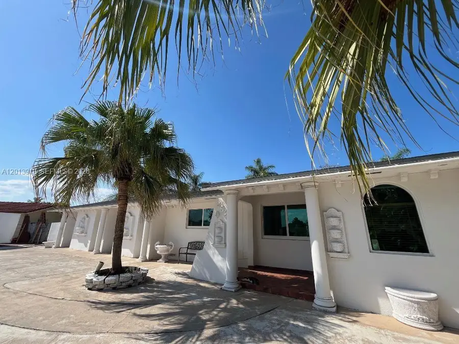 2525 SW 107th Ct, Miami, FL 33165 - #3