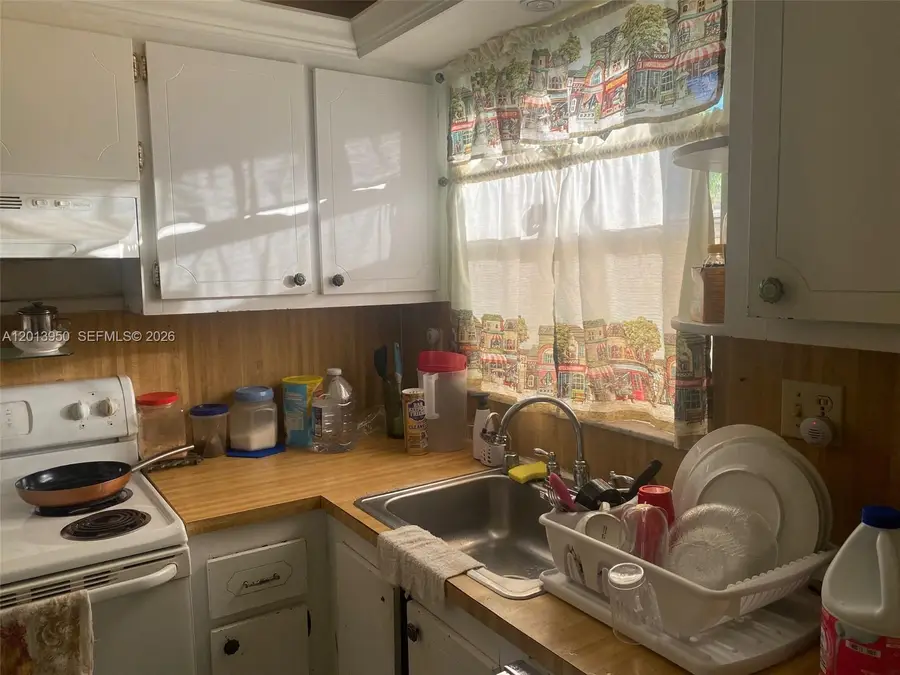9370 Sunrise Lakes Blvd #209, Sunrise, FL 33322 - #3