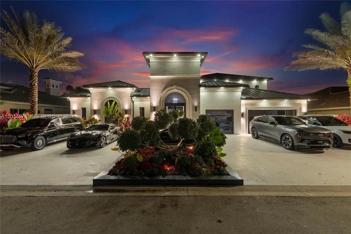 541 E Enclave Cir E, Pembroke Pines, FL 33027 - #1