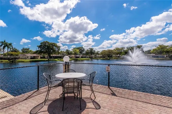 100 Berkley Rd #106, Hollywood, FL 33024