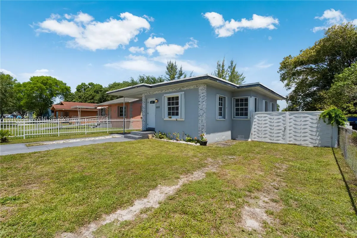 1059 NW 77th St, Miami, FL 33150 - #1