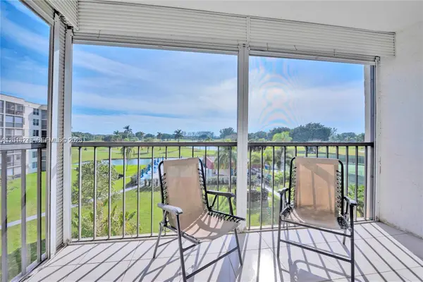 8900 Washington #411, Pembroke Pines, FL 33025