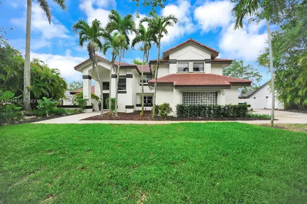 9866 SW 111th Ter, Miami, FL 33176