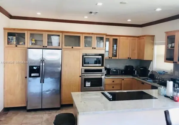 2780 NE 183rd St #PH01, Aventura, FL 33160