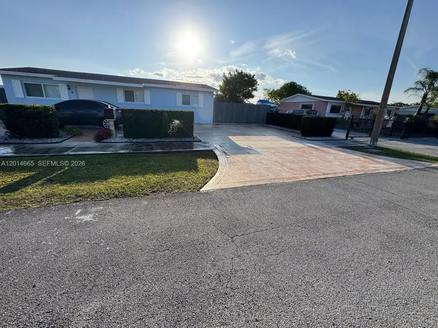 19500 SW 115th Ave, Miami, FL 33157 - #2