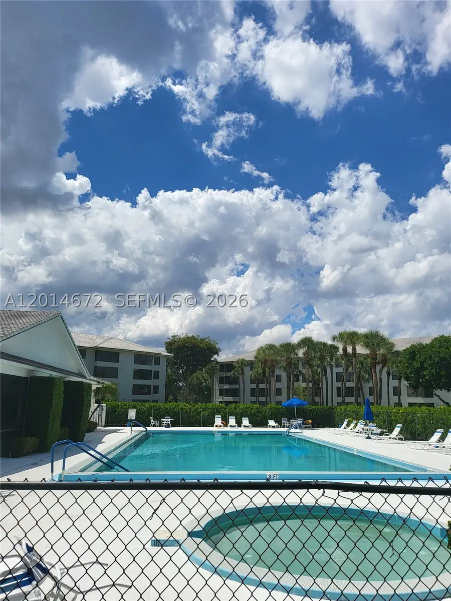 3640 Whitehall Dr #406, West Palm Beach, FL 33401 - #2
